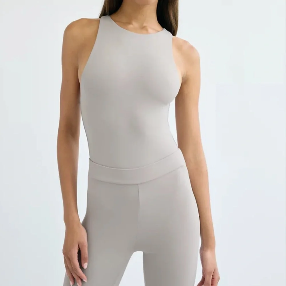 Aritzia Babaton Contour 90s bodysuit NWT in Opal Grey - Picture 1 of 9